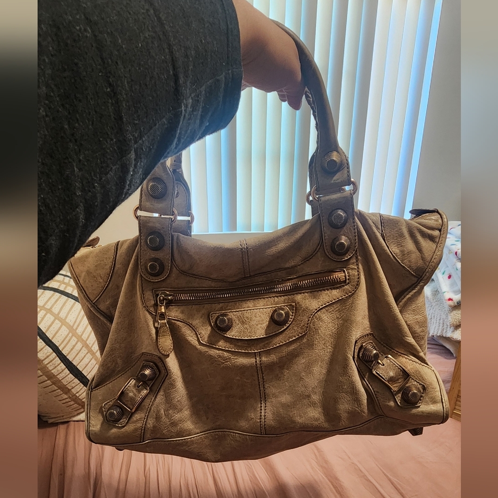 Cream Leather Balenciaga Bag - Picture 10 of 17